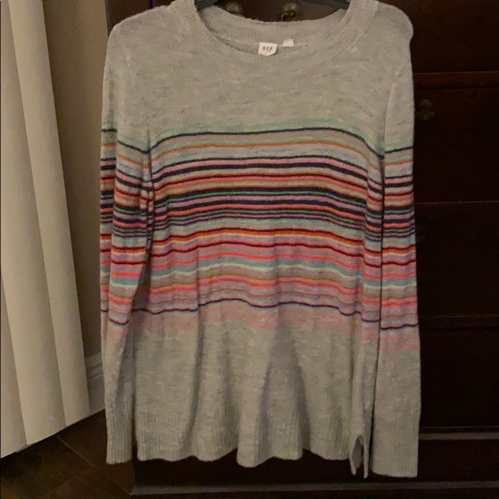 Gap sweater